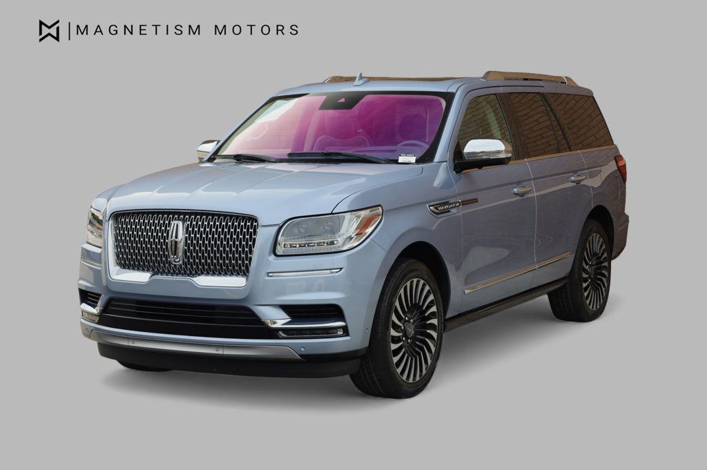 2019 Lincoln Navigator Black Label photo 3