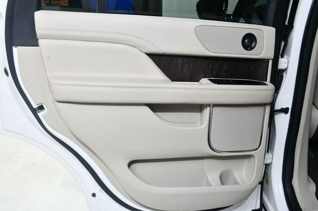 2019 Lincoln Navigator 4x4 Reserve - 22977729 - 26