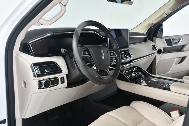 2019 Lincoln Navigator 4x4 Reserve - 22977729 - 28