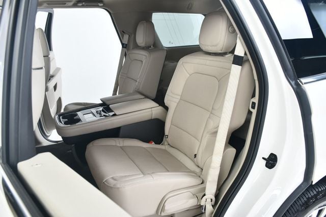 2019 Lincoln Navigator 4x4 Reserve - 22977729 - 36