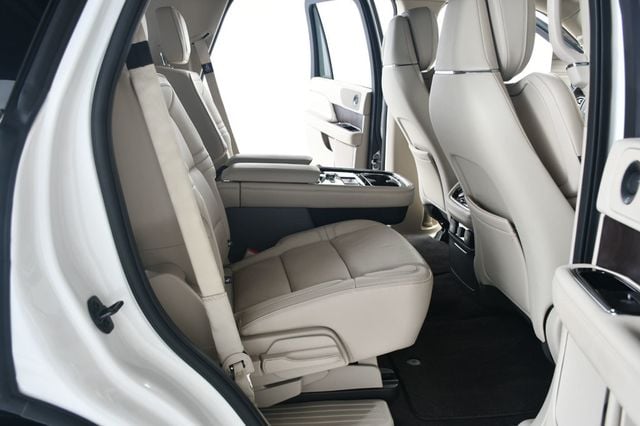 2019 Lincoln Navigator 4x4 Reserve - 22977729 - 37