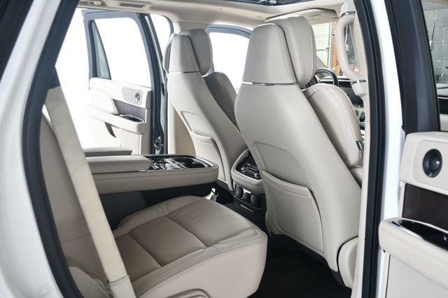 2019 Lincoln Navigator 4x4 Reserve - 22977729 - 38