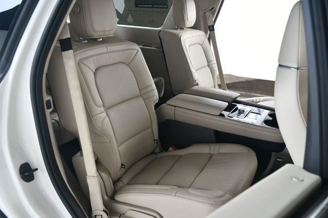 2019 Lincoln Navigator 4x4 Reserve - 22977729 - 39