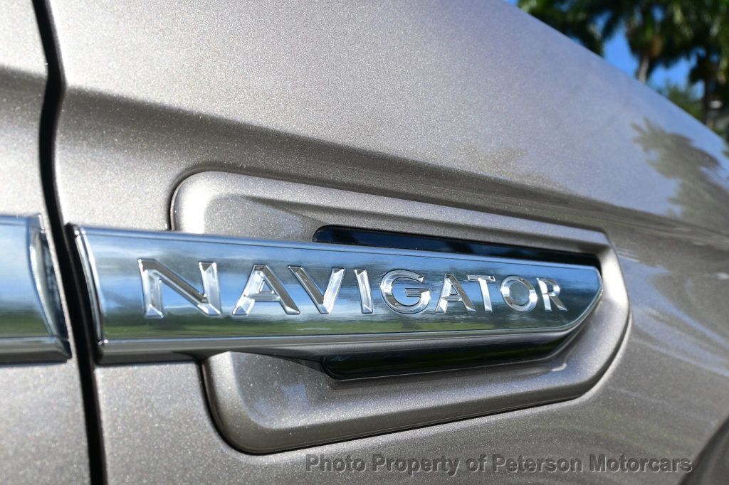 2019 Lincoln Navigator 4x4 Reserve - 22957229 - 16
