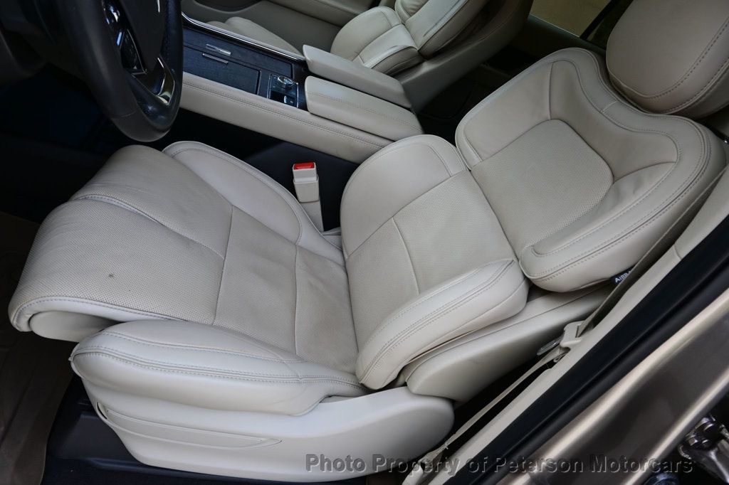 2019 Lincoln Navigator 4x4 Reserve - 22957229 - 19