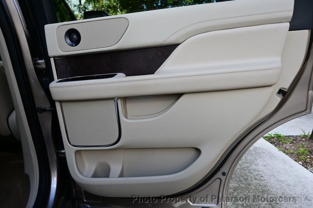 2019 Lincoln Navigator 4x4 Reserve - 22957229 - 40