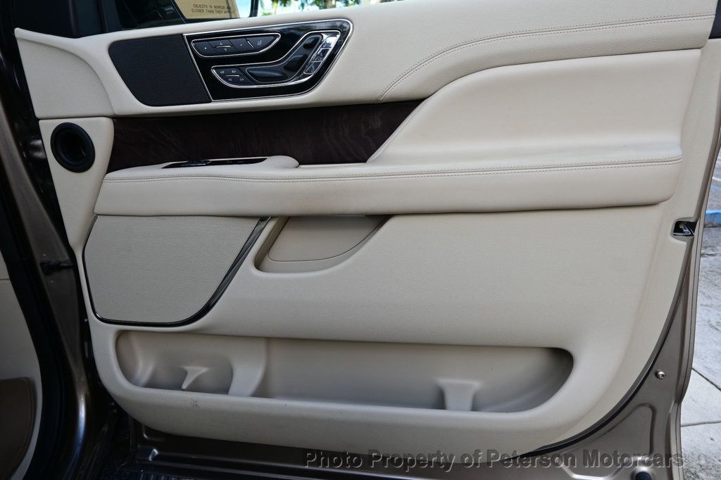 2019 Lincoln Navigator 4x4 Reserve - 22957229 - 42