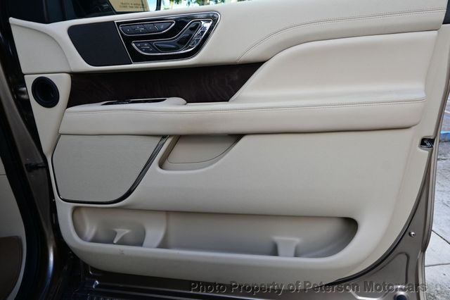 2019 Lincoln Navigator 4x4 Reserve - 22957229 - 42