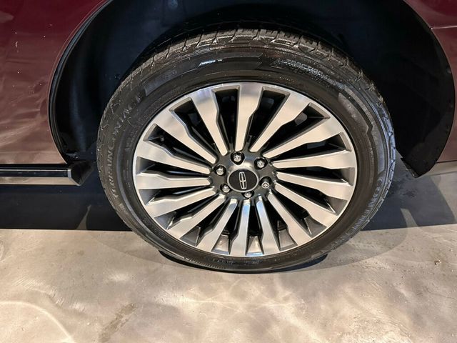 2019 Lincoln Navigator 4x4/Reserve/Htd&CldMassageSeats/PanoRoof/RearSeatEntertainment - 23022531 - 10