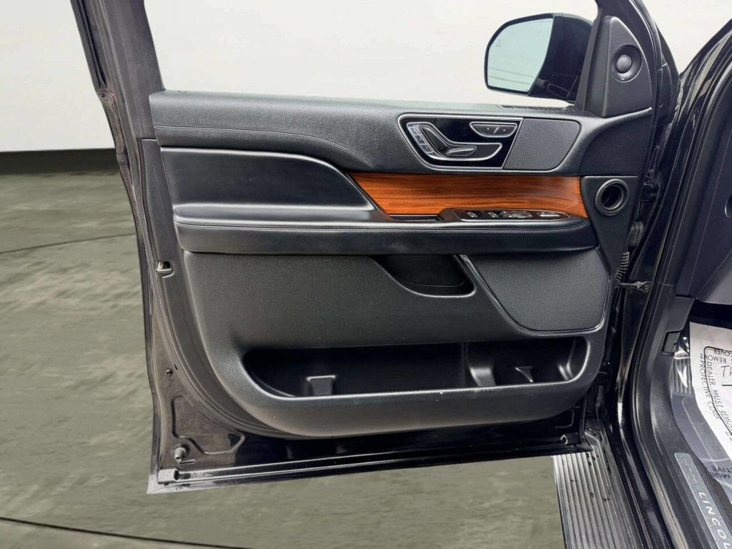 2019 Lincoln Navigator Base 4x4 4dr SUV - 23045398 - 18