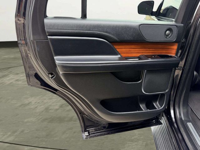 2019 Lincoln Navigator Base 4x4 4dr SUV - 23045398 - 21