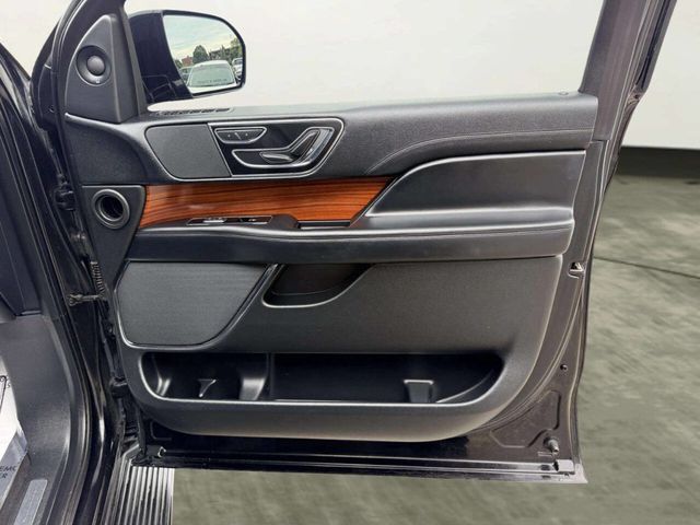 2019 Lincoln Navigator Base 4x4 4dr SUV - 23045398 - 32