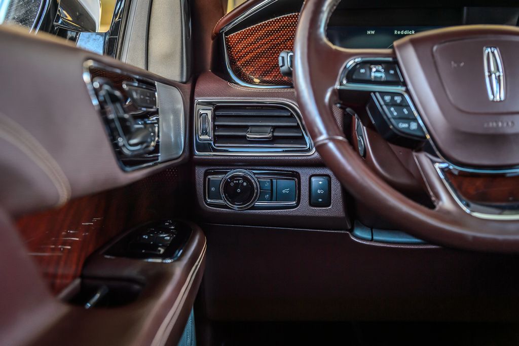 2019 Lincoln Navigator NAVIGATOR 4X4 BLACK LABEL WHITE ON MAHOGANY RED NAV QUADCAPTAINS - 22947084 - 27