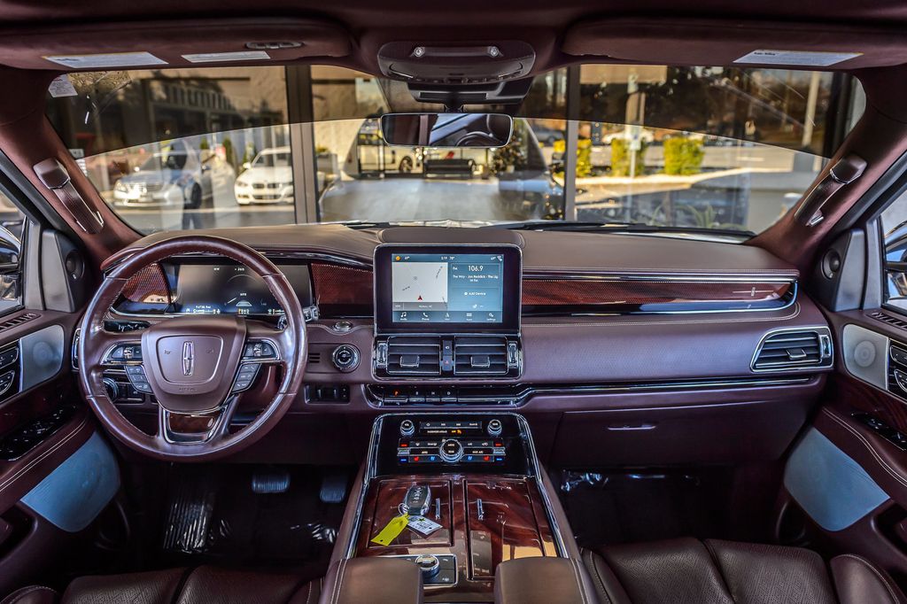 2019 Lincoln Navigator NAVIGATOR 4X4 BLACK LABEL WHITE ON MAHOGANY RED NAV QUADCAPTAINS - 22947084 - 2