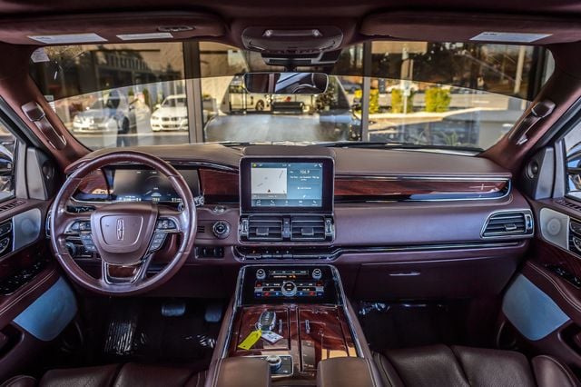 2019 Lincoln Navigator NAVIGATOR 4X4 BLACK LABEL WHITE ON MAHOGANY RED NAV QUADCAPTAINS - 22947084 - 2