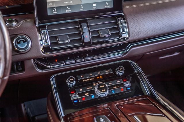 2019 Lincoln Navigator NAVIGATOR 4X4 BLACK LABEL WHITE ON MAHOGANY RED NAV QUADCAPTAINS - 22947084 - 30