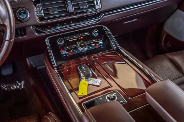 2019 Lincoln Navigator NAVIGATOR 4X4 BLACK LABEL WHITE ON MAHOGANY RED NAV QUADCAPTAINS - 22947084 - 31