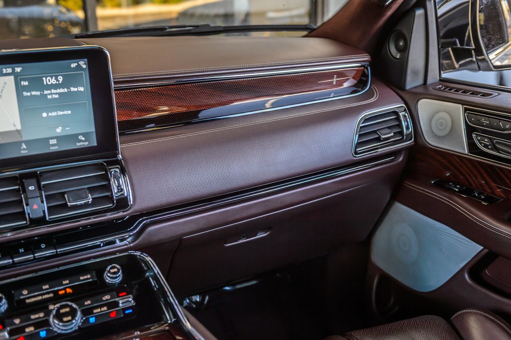 2019 Lincoln Navigator NAVIGATOR 4X4 BLACK LABEL WHITE ON MAHOGANY RED NAV QUADCAPTAINS - 22947084 - 36