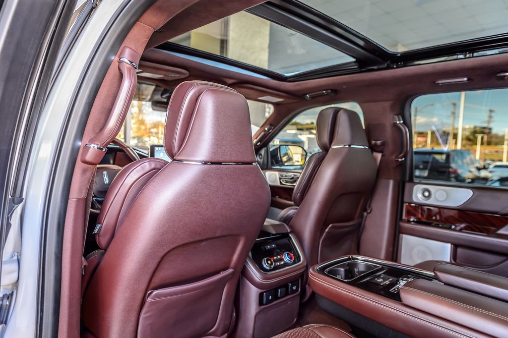 2019 Lincoln Navigator NAVIGATOR 4X4 BLACK LABEL WHITE ON MAHOGANY RED NAV QUADCAPTAINS - 22947084 - 46