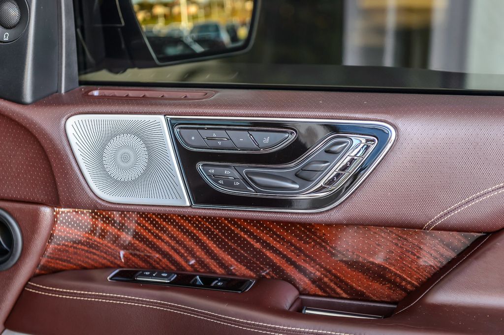 2019 Lincoln Navigator NAVIGATOR 4X4 BLACK LABEL WHITE ON MAHOGANY RED NAV QUADCAPTAINS - 22947084 - 57