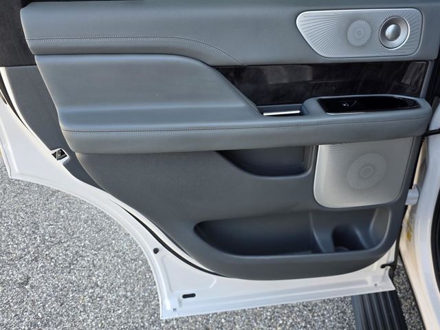 2019 Lincoln Navigator Reserve - 23017436 - 44