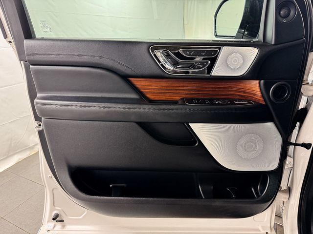 2019 Lincoln Navigator RESERVE 4WD - 23036484 - 13