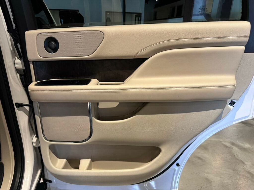 2019 Lincoln Navigator Reserve/4x4/CaptainsChairs/Htd&CldMassageSeats/PanoRoof/NAV - 22758338 - 25