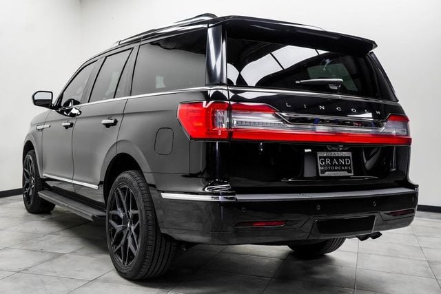 2019 Lincoln Navigator Standard 4x4 - 22984532 - 9