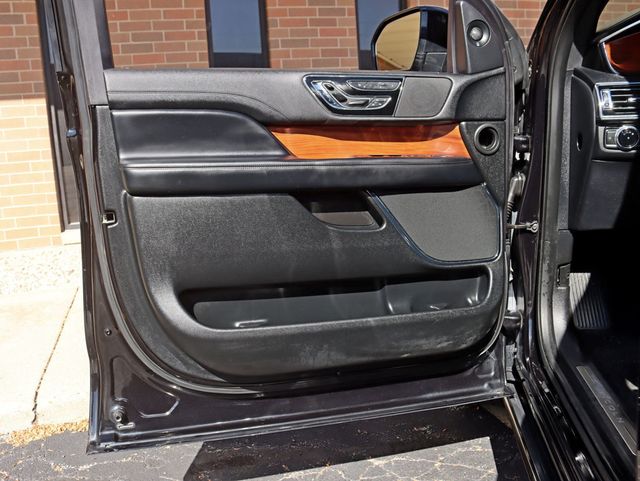 2019 Lincoln Navigator L 4x4 Reserve - 23088128 - 30