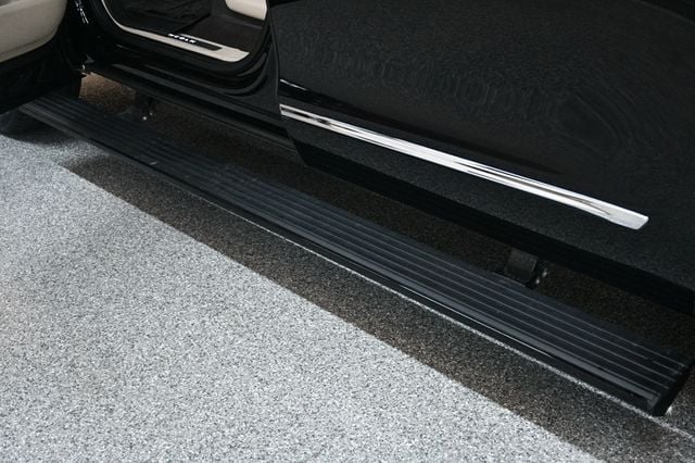 2019 Lincoln Navigator L 4x4 Reserve - 22984381 - 17