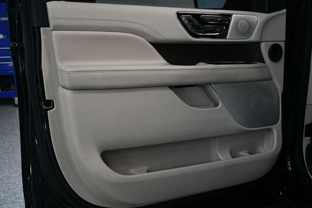 2019 Lincoln Navigator L 4x4 Reserve - 22984381 - 22