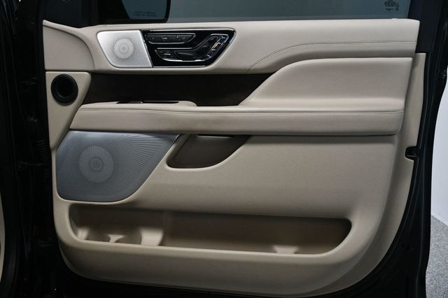 2019 Lincoln Navigator L 4x4 Reserve - 22984381 - 23