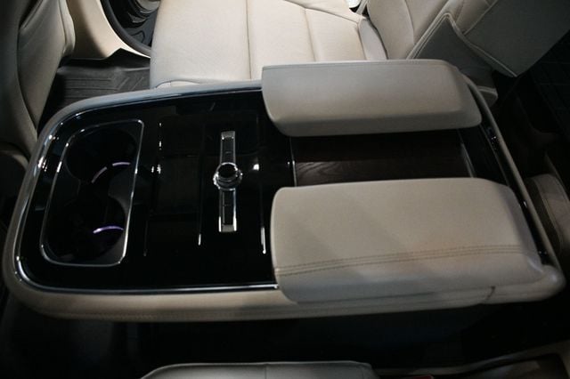 2019 Lincoln Navigator L 4x4 Reserve - 22984381 - 41