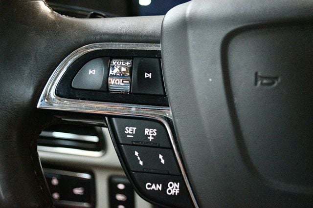 2019 Lincoln Navigator L 4x4 Reserve - 22984381 - 43