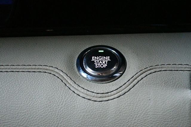 2019 Lincoln Navigator L 4x4 Reserve - 22984381 - 59