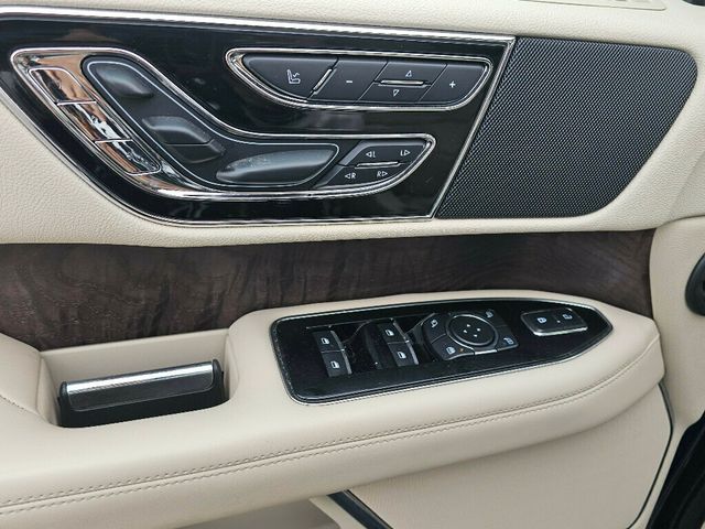 2019 Lincoln Navigator L 4x4 Reserve - 22958858 - 37