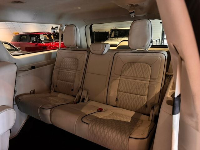 2019 Lincoln Navigator L BlackLabel/4x4/CaptainsChairs/Htd&CldMassageSeats/PanoRoof/NAV - 22968126 - 11