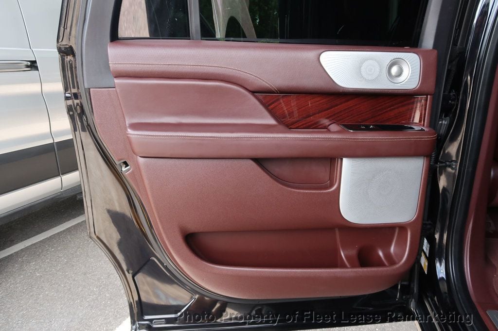 2019 Lincoln Navigator L Navigator L 4WD Black Label - 22886703 - 17