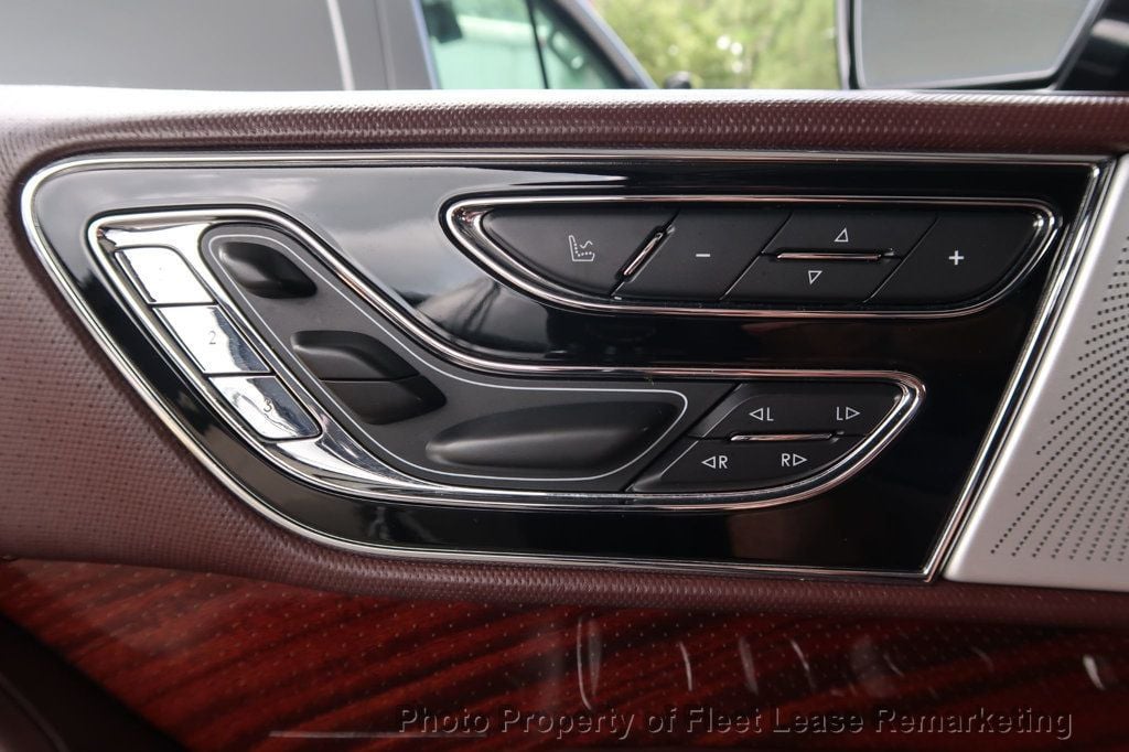 2019 Lincoln Navigator L Navigator L 4WD Black Label - 22886703 - 44