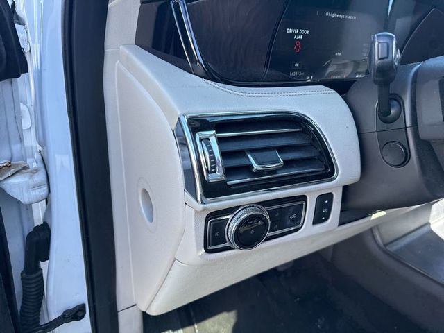 2019 Lincoln Navigator L Reserve - 23002457 - 14