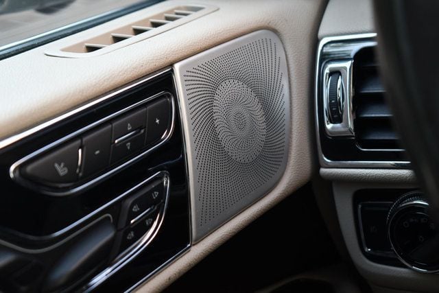 2019 Lincoln Navigator L Reserve 4x4 - 23043115 - 19