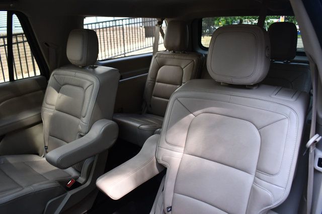 2019 Lincoln Navigator L Reserve 4x4 - 23043115 - 38
