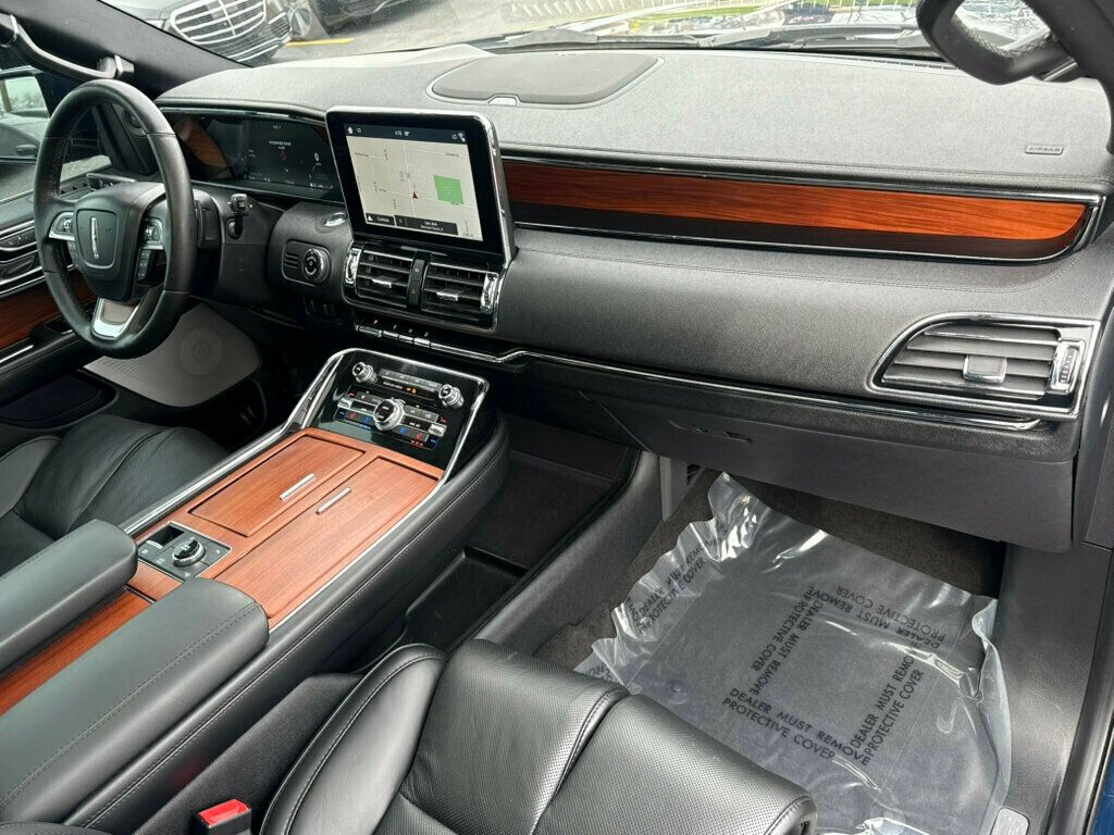 2019 Lincoln Navigator L Reserve 4x4 - 23011922 - 10