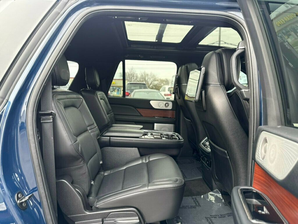 2019 Lincoln Navigator L Reserve 4x4 - 23011922 - 17
