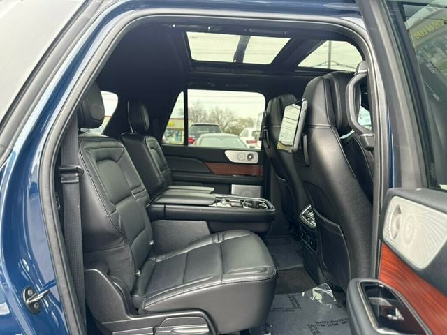 2019 Lincoln Navigator L Reserve 4x4 - 23011922 - 17