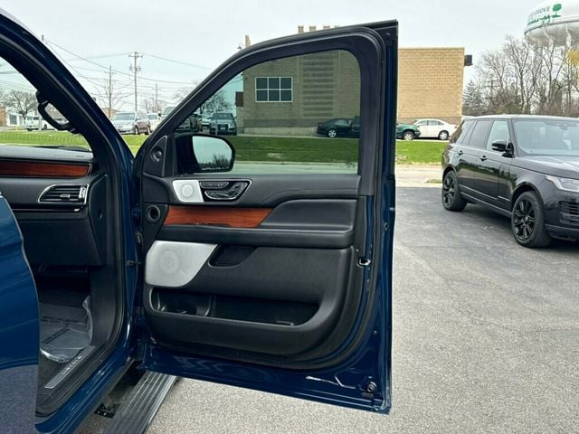 2019 Lincoln Navigator L Reserve 4x4 - 23011922 - 24