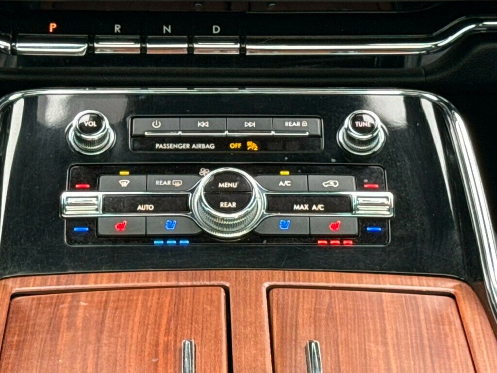 2019 Lincoln Navigator L Reserve 4x4 - 23011922 - 27