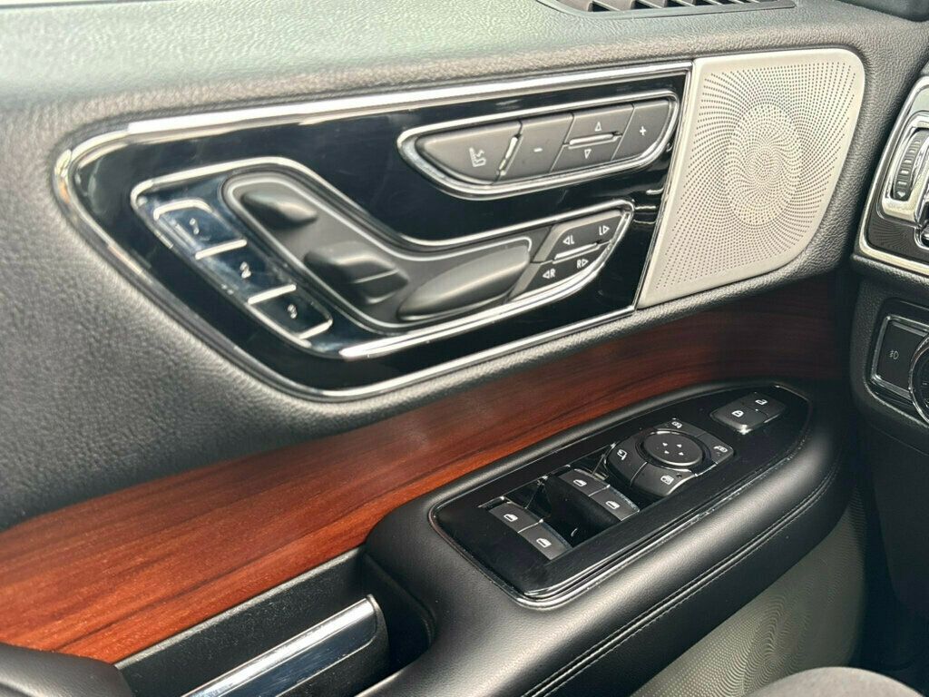 2019 Lincoln Navigator L Reserve 4x4 - 23011922 - 36