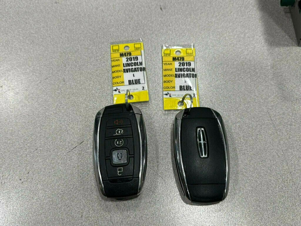 2019 Lincoln Navigator L Reserve 4x4 - 23011922 - 4