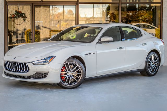 2019 Maserati Ghibli GHIBLI S - NAV - BACKUP CAM - LOW MILES - BLUETOOTH - GORGEOUS - 22947079 - 1